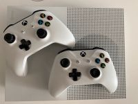 Xbox One mit zwei Controllern Baden-Württemberg - Dunningen Vorschau