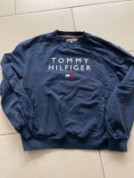 WIE NEU TOMMY HILFIGER Sweatshirt dunkelblau 164 Pulli Mülheim - Köln Holweide Vorschau