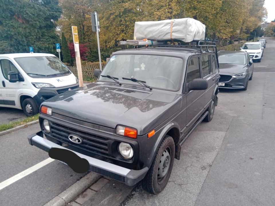 Ich biete hir einen Lada 4x4 in Reit im Winkl