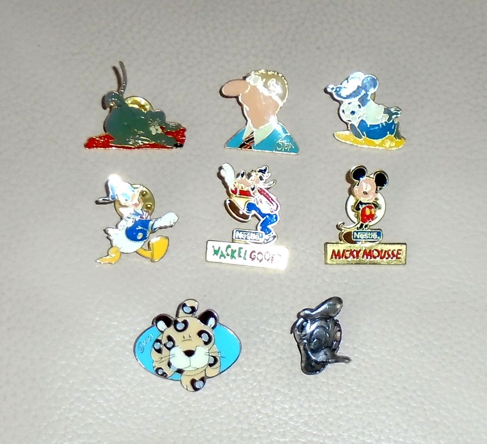 Pins Micky Maus Donald Goofy u. s. w. je 3,- Euro in Lüneburg