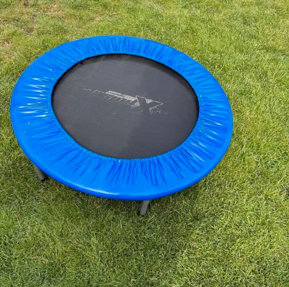 Trampolin blau in Hannover