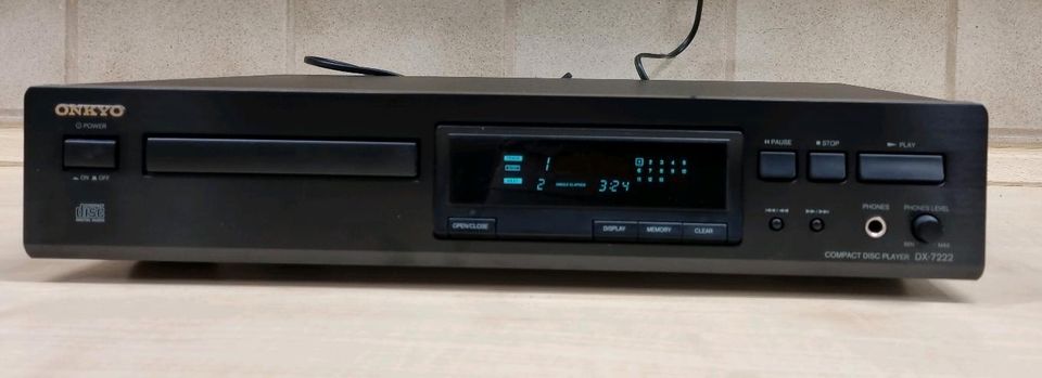 Stereo CD-Player von Onkyo vom Typ DX-7222 in Obernkirchen