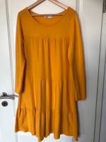 Strickkleid Kleid gelb neuwertig 103 cm lang Gr. 40 / 42 Nordrhein-Westfalen - Solingen Vorschau