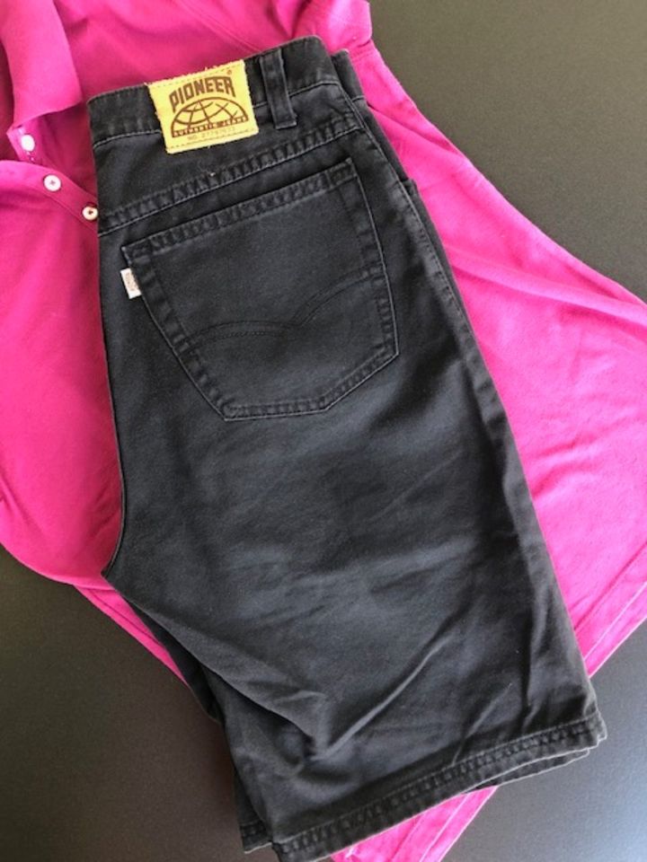 PIONEER Jeans / Damen Shorts / schwarz / Gr. 29 / Gebraucht in Zweibrücken