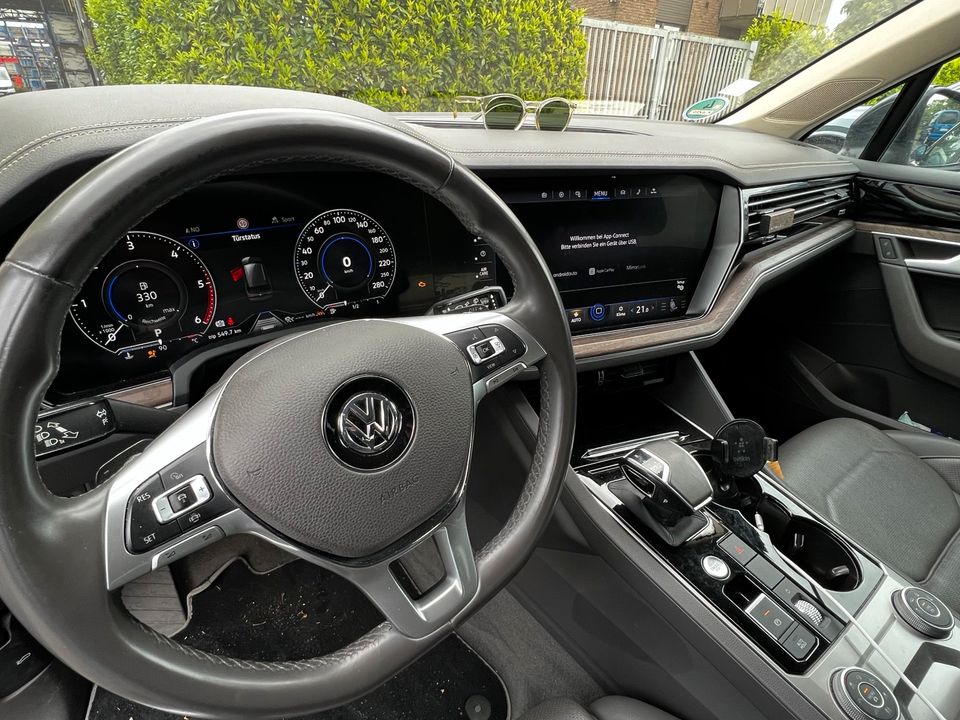 VW Touareg V6 286 PS Unfallschaden - netto 27700,00€ in Köln