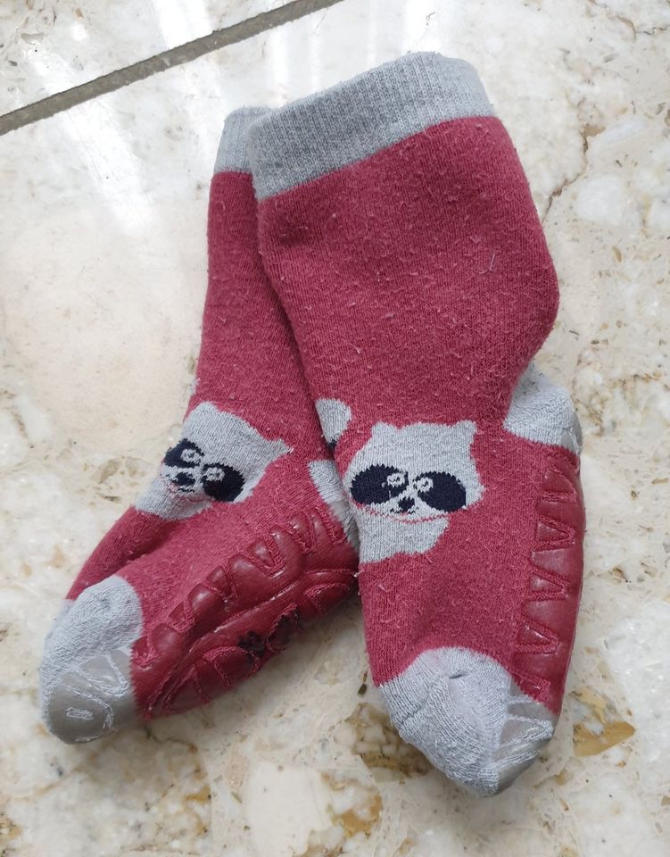 ABS- / Stoppersocken mit Waschbär von Babydream/Rossmann Gr.18-24 in  Hannover - Misburg-Anderten | Babykleidung Größe 80 kaufen | eBay  Kleinanzeigen ist jetzt Kleinanzeigen