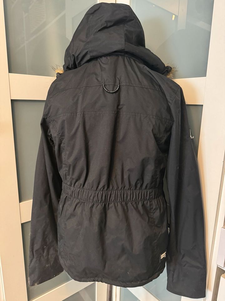 Superdry Damen Jacke Größe M in Büttelborn