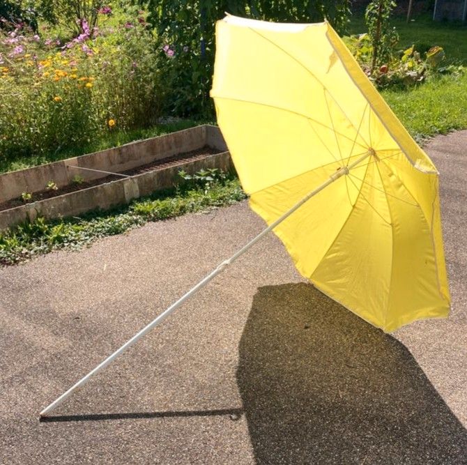 Sonnenschirm gelb - mit Tasche und Stabverlängerung in Friedenweiler