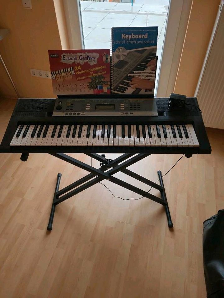 Keyboard  Yamaha YPT-240 in Fuldatal