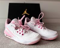 Nike Jordan Max Aura 5 Damen/Kinder Schuhe Sachsen-Anhalt - Halle Vorschau