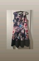 Damen Kleid  Blumen L NEU Baden-Württemberg - Bietigheim-Bissingen Vorschau