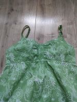 Kleid Trägerkleid Sommerkleid grün mit Blumen Gr. 146 152 Hessen - Espenau Vorschau