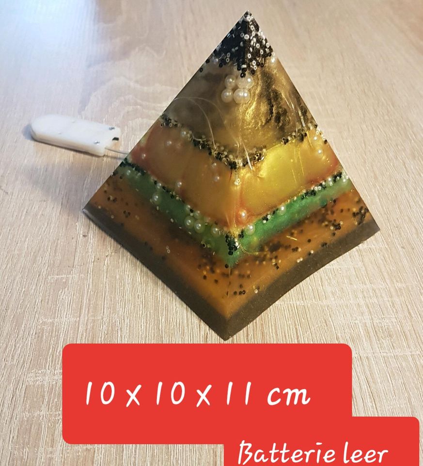 4 x Harzpyramiden, Epoxidharz, neu in Offenburg