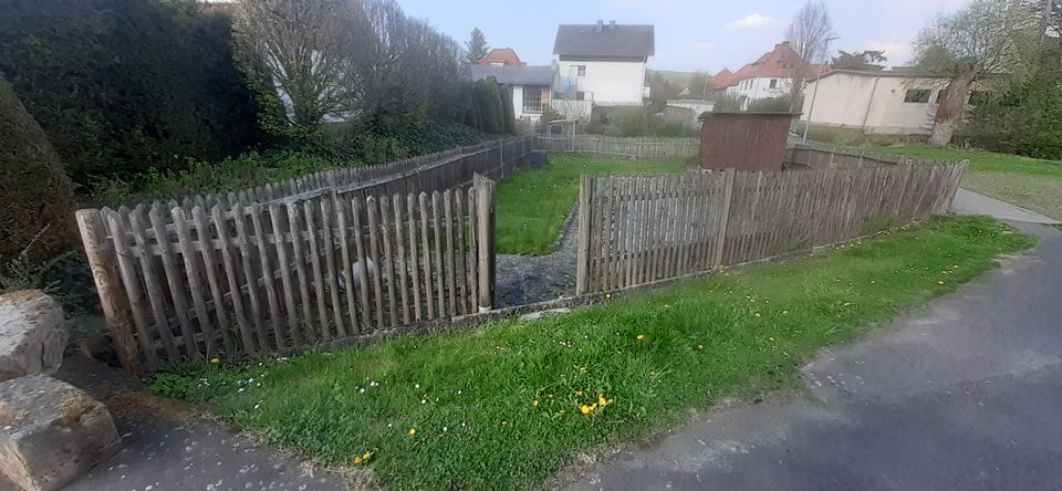 Eingezäuntes Garten Grundstück mit Geräteschuppen zu Verpachten in Schenklengsfeld