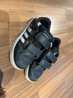 Jungen Schuhe sneaker Sandalen Schlappen cloggs 26 Kr. Altötting - Teising Vorschau