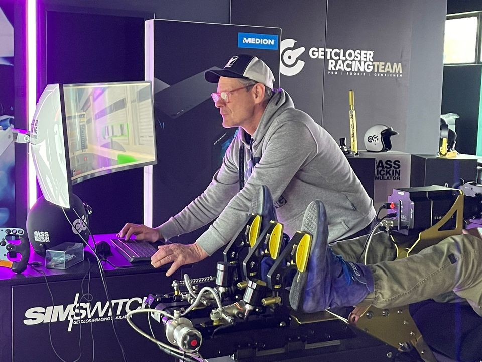 SimRacing Gutschein für Testfahrt im besten Motion Rennsimulator in Dortmund