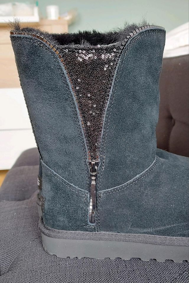 UGG Boots Neu Schwarz in Wieseth