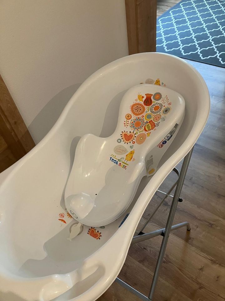 Baby-Badewanne mit Untergestell in Berchtesgaden