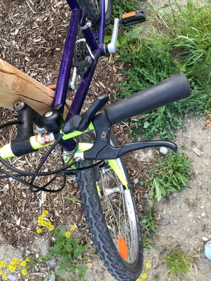 Kinderfahrrad   24“ Zoll, dunkelblau und neon gelb in Germering