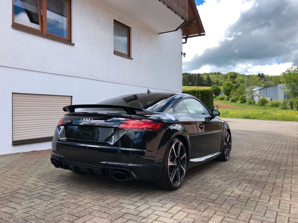 Audi TT RS 2.5 TFSI Quattro S tronic ohne OPF 2. Hand in Engstingen