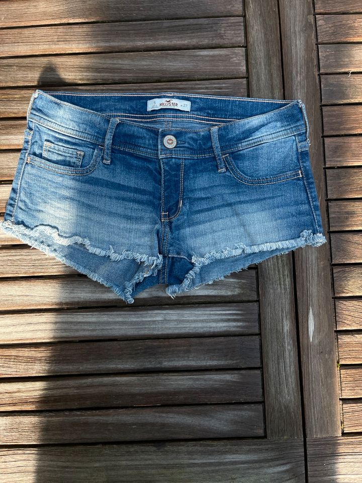 Hollister Jeans Shorts Gr.27 /S Div Modelle Stückpreis Neuwertig in Hamburg