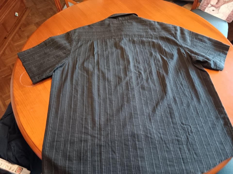 Herren Hemd schwarz/grau 3XL in Quickborn