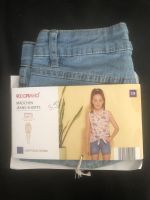 Mädchen Jeans-Shorts Größe 128 Light blue Denim Leipzig - Schönefeld-Abtnaundorf Vorschau