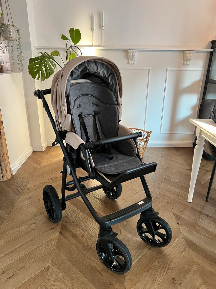 Myjunior Kinderwagen wie neu OVP Wanne und Sportsitz in Dreieich