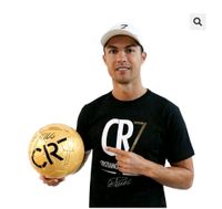 Ball von Ronaldo .Handsigniert aus dem Museum in Madeira Niedersachsen - Emden Vorschau