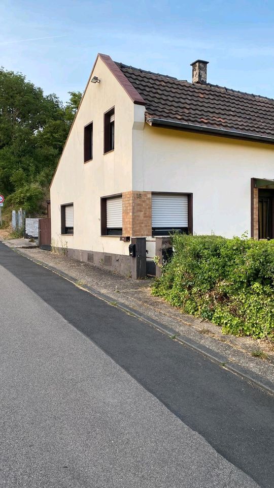 Grundstück mit Haus für Bastler in Erftstadt