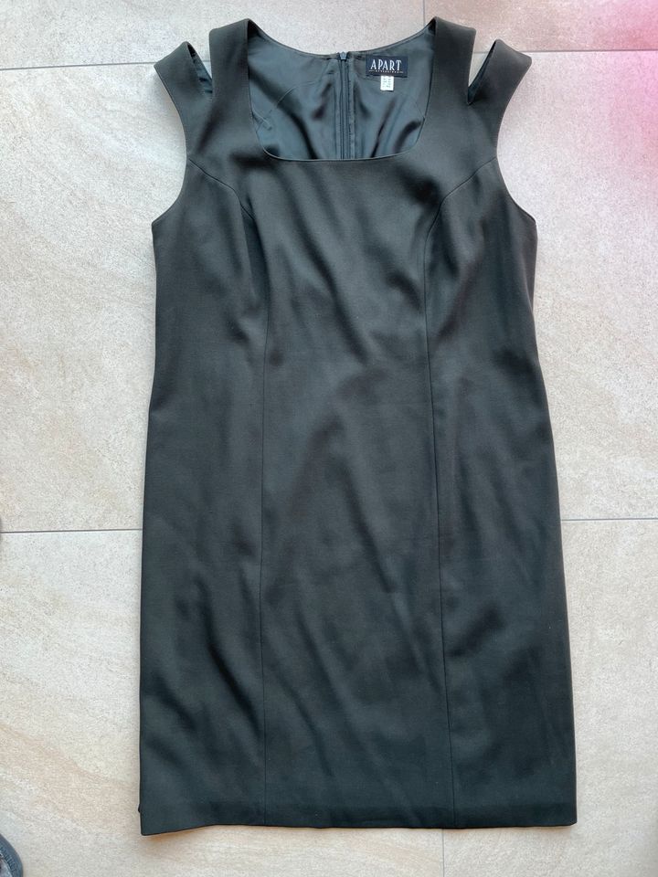 Kleid der Marke Adagio, UVP 179,99 Euro in Remagen