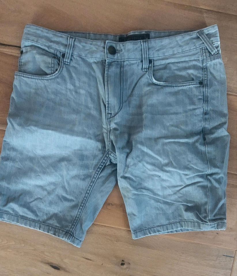 Kurze Herren Jeans in Eggstätt