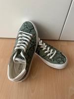 Sehr gut erhaltene Sneaker von GUESS in 38 Dortmund - Mitte Vorschau