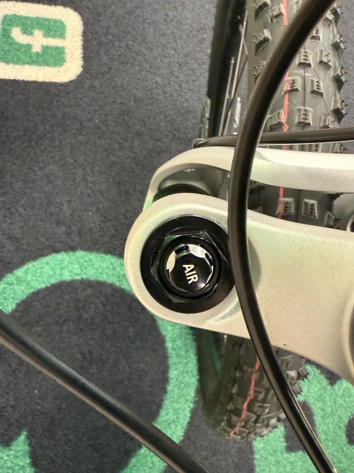 Woom Off Air 4 schwarz NEU Kinder Mountainbike 2025er Modell in Kaiserslautern
