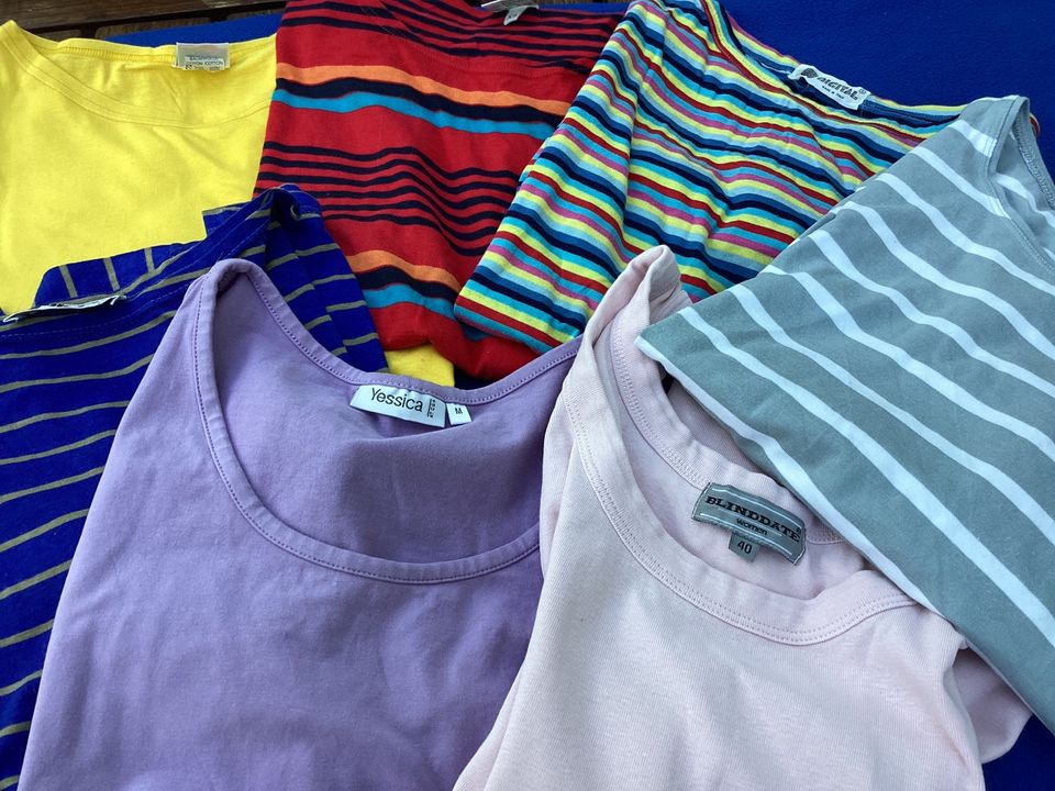 T-Shirts Tops Benetton u.a. Streifen Sommer bunt ab 3€ in Alzenau