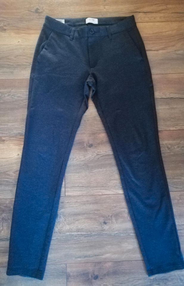 Only & Sons slimfit Chinohose W31 L34 Fb. Blau in Friedrichroda