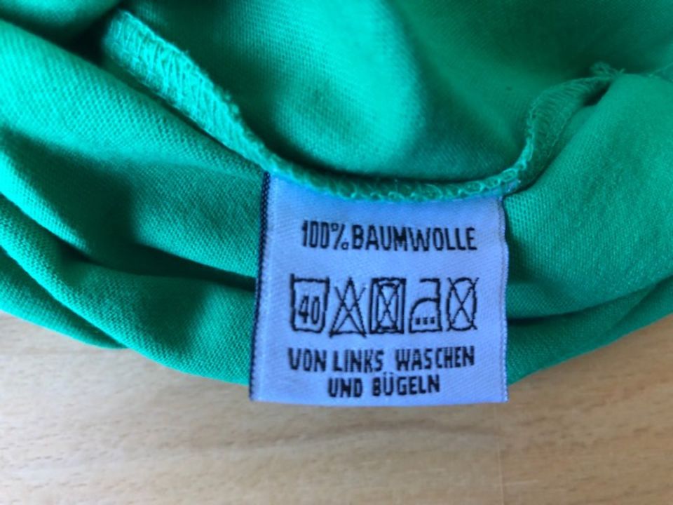 Langarmshirt 146 - 152 grün Jungen Shirt neu in Schotten