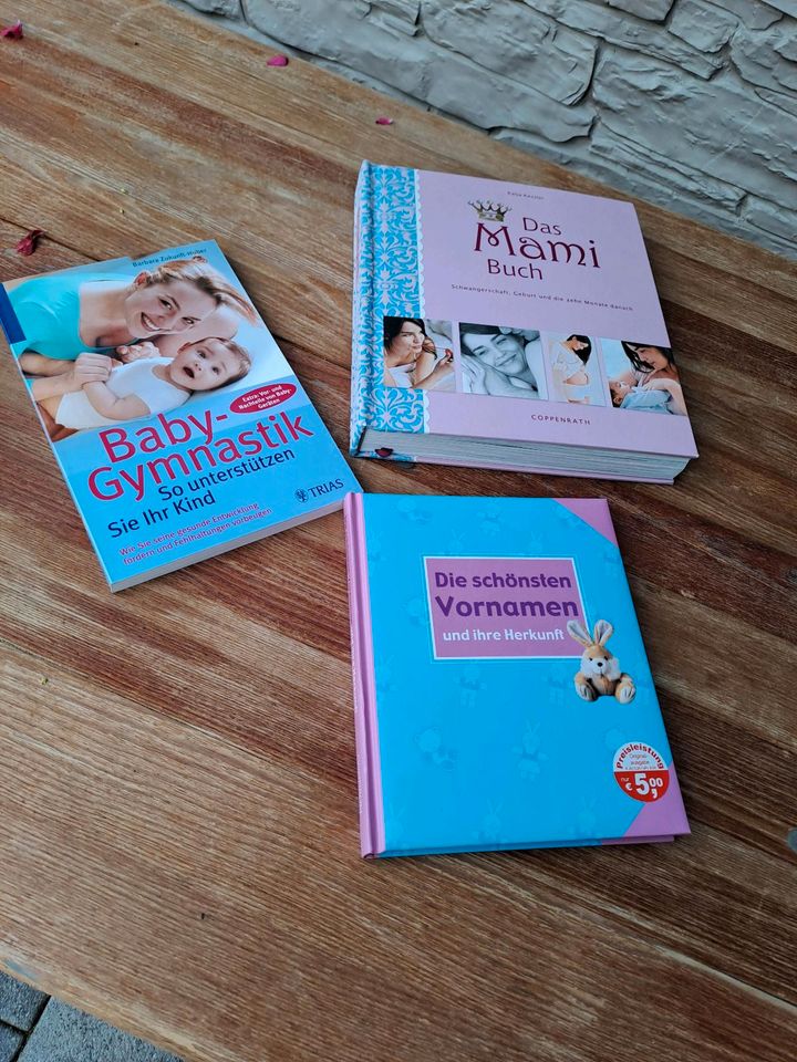 Bücher / Baby/ Schwangerschaft/ Vornamen/ Gymnastik Set in Grub a. Forst