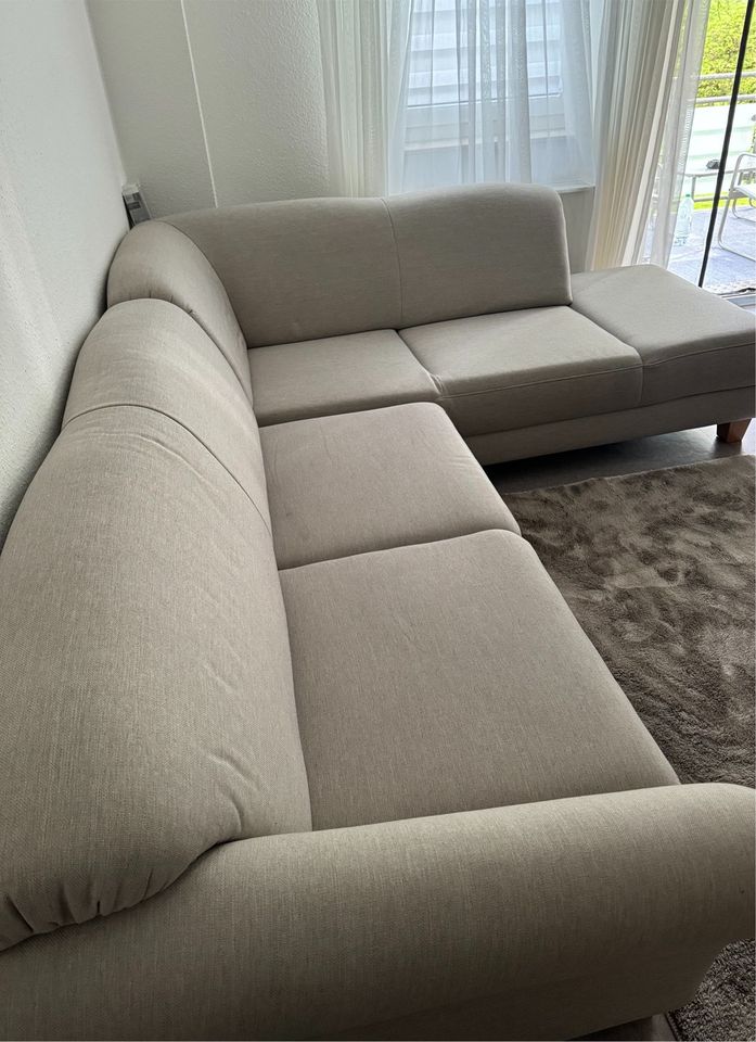 Sofa/Couch beige sehr guter Zustand mit Schlaffunktion in Coburg