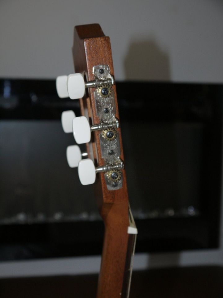 Sehr schöne Höfner Gitarre Nr. 511 Akustikgitarre mit Tasche in Erkelenz