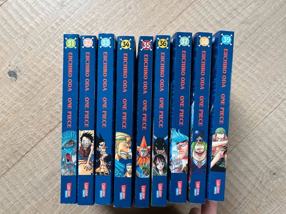 One Piece Mangas Band 21 bis 50 in Berlin