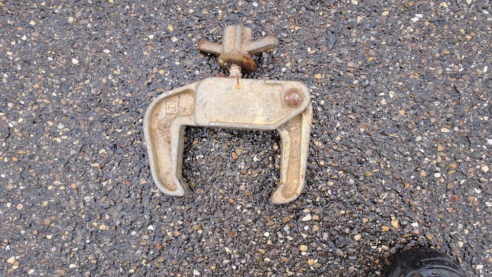 52 Hünnebeck Schalungszwingen Stoßzwingen Richtzwingen Manto in Ruppertshofen