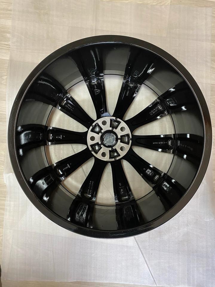 NEU Original Tesla Model S 21 Turbine Felgen Alufelgen Schwarz in Burgwedel