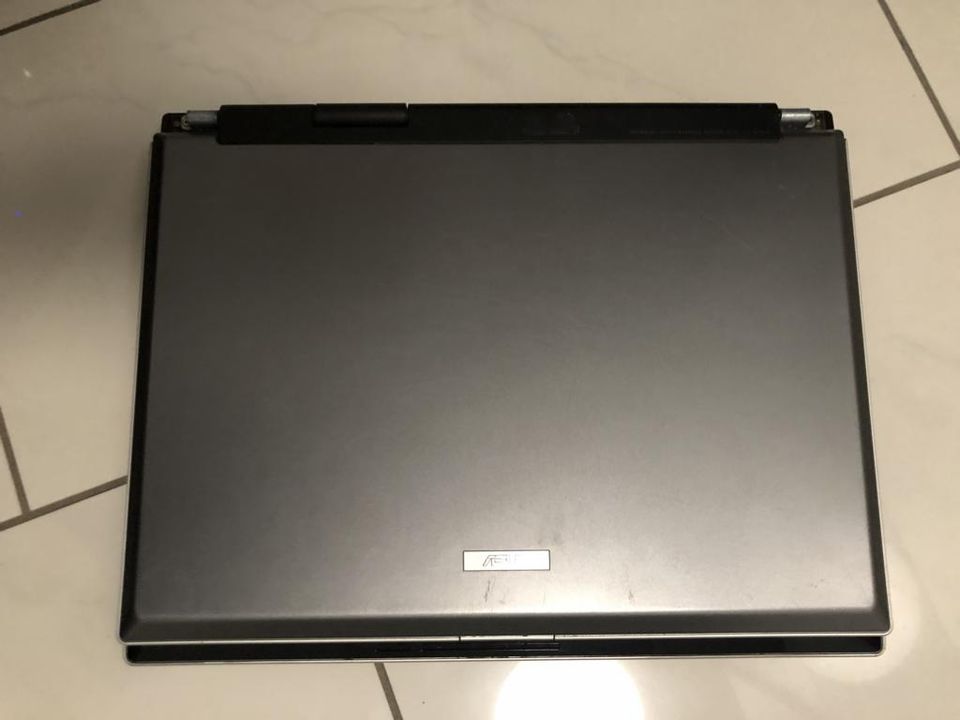 ASUS A7V Notebook Laptop in Gelsenkirchen