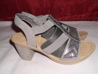 Rieker Sandalette Schuhe 40 Leder Plateau Neu Antistress grau Brandenburg - Jüterbog Vorschau
