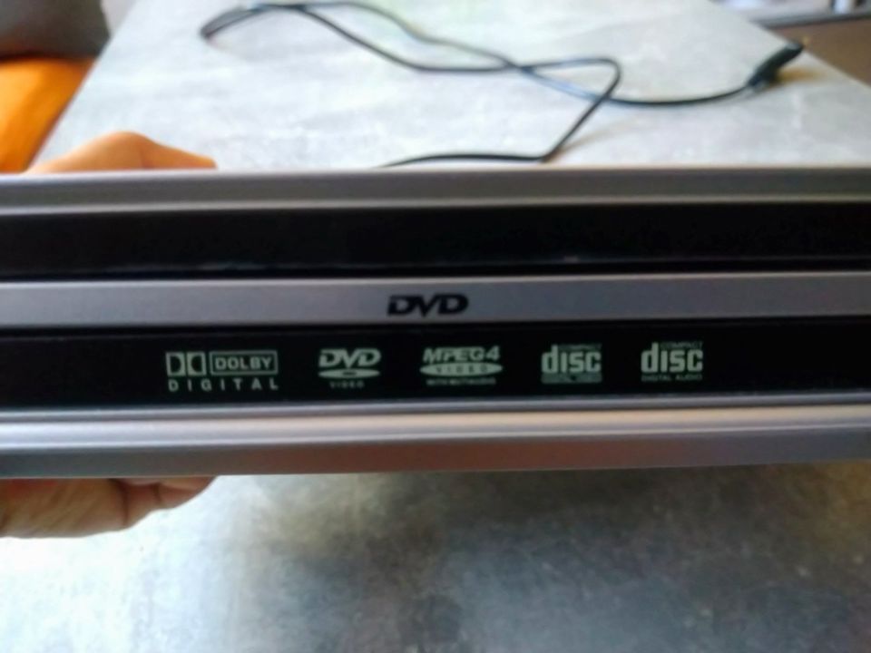 DVD - Player   von Xoro  mit fernbedienung in Neumünster