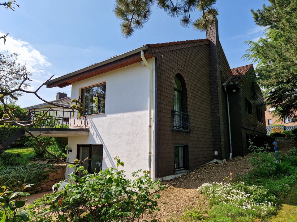 großes attraktives Wohnhaus mit Einliegerwohnung und Garten in ruhiger Lage von Kreuzau Leversbach in Kreuzau