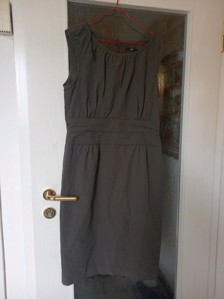 Kleid  gr. 42  "Hugo  Boss in Coerde