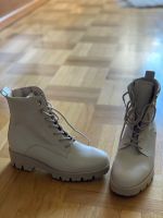 Gabor Leder Schnürboots / Stiefelette, 3,5, offwhite, beige, neu Nordrhein-Westfalen - Hüllhorst Vorschau