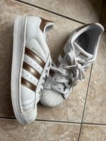 Adidas Superstar Sneaker Neuwertig 39 1/3 Rheinland-Pfalz - Weißenthurm   Vorschau